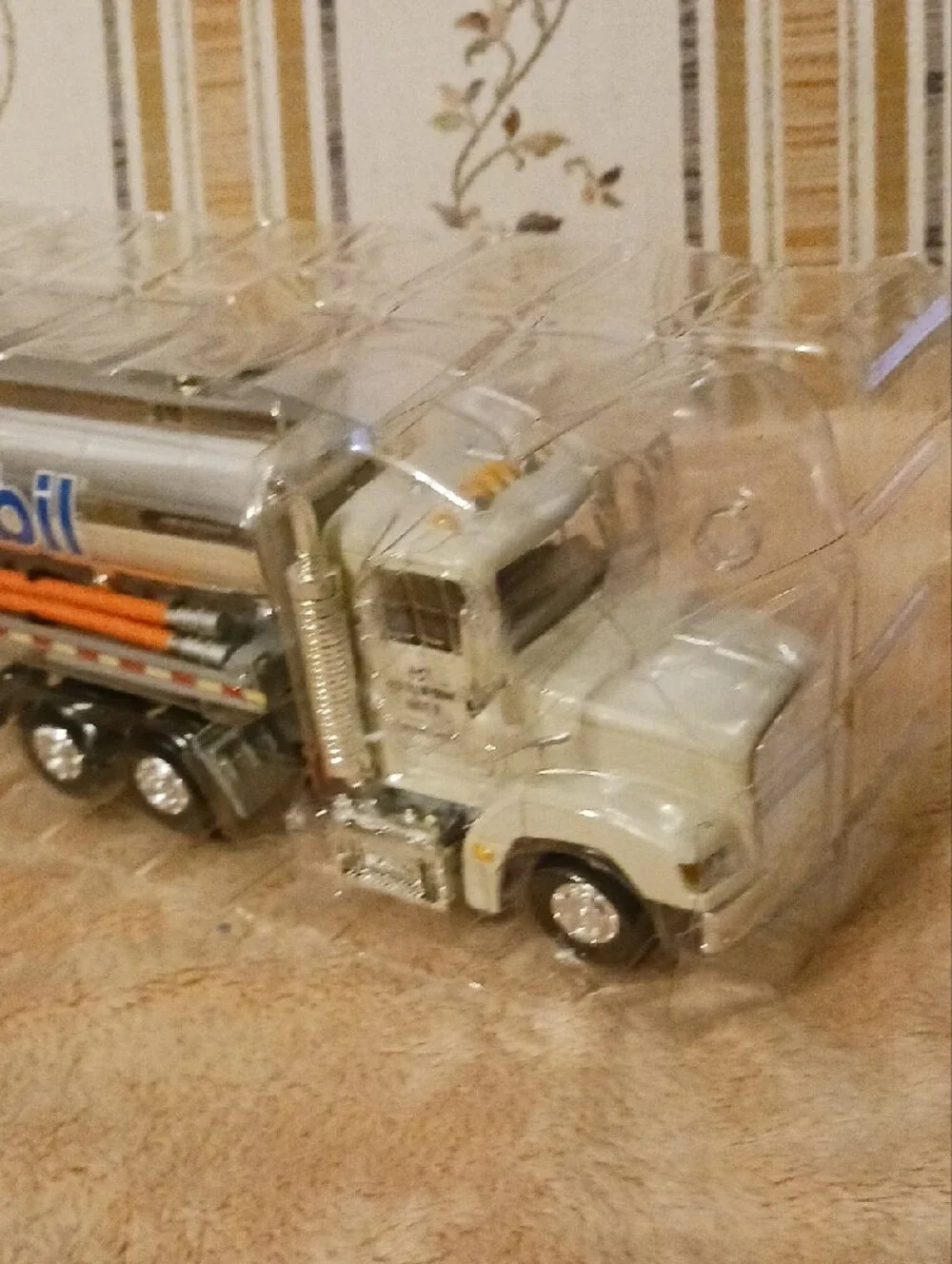 Mobil 1997 Limited Edition Toy Tanker Truck - White